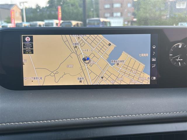 Lexus UX 4