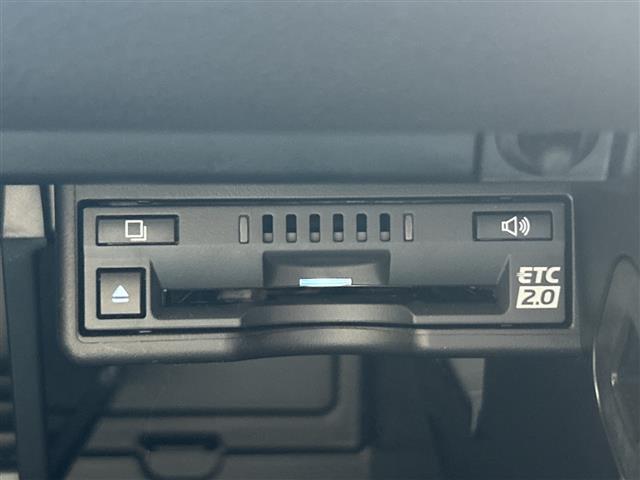 Lexus UX 8