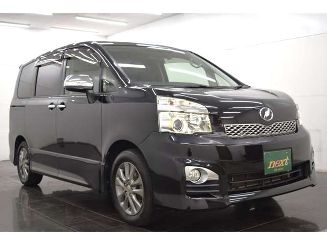 Toyota Voxy 9