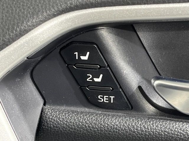 Toyota RAV4 6