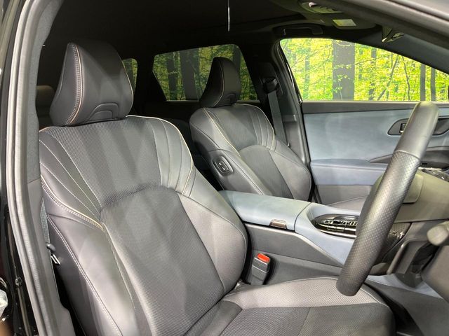 Toyota Crown Estate 8
