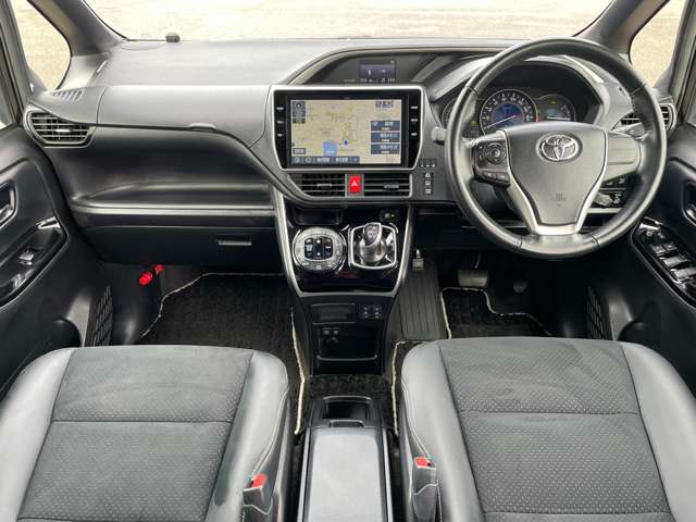 Toyota Voxy 5