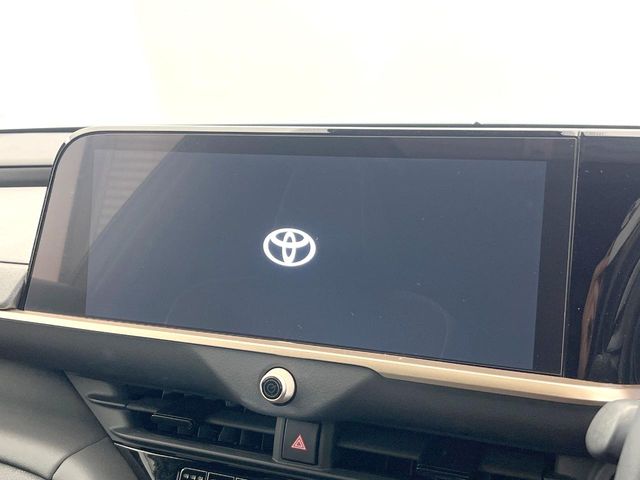 Toyota Crown Sport 4