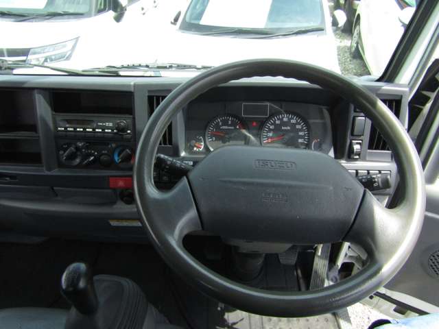 Isuzu Elf 5