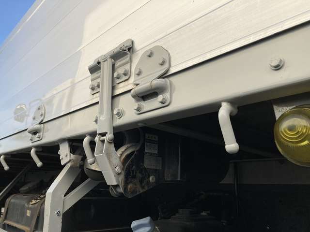 Mitsubishi Fuso Fighter 12