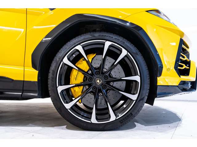 Lamborghini ウルス 11