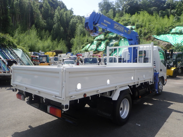Hino Dutro 2