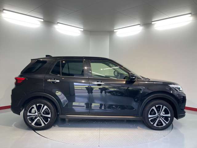 Daihatsu Rocky 4