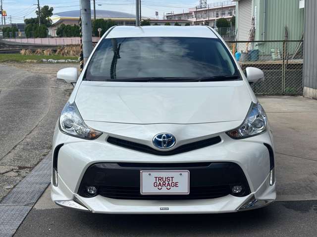 Toyota Prius α 5