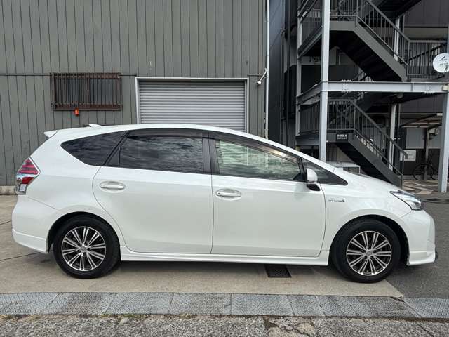 Toyota Prius α 7