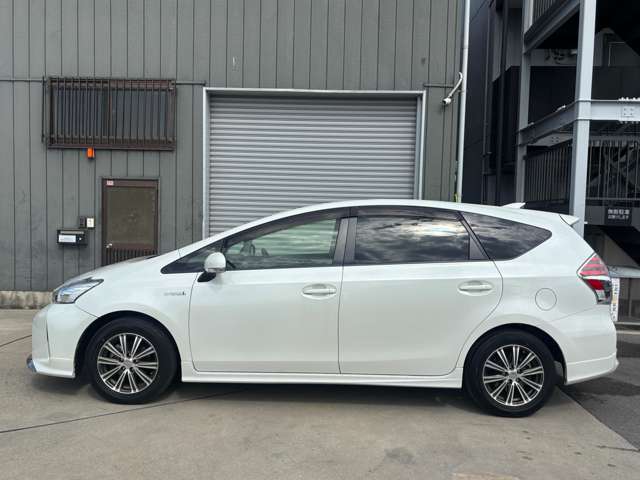 Toyota Prius α 8