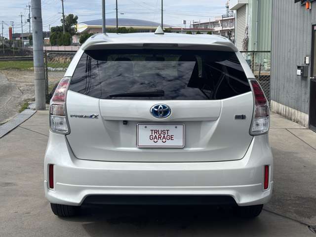Toyota Prius α 10
