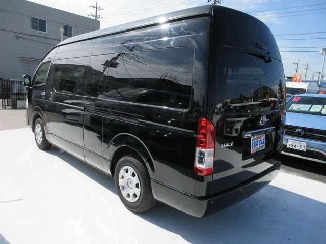 Toyota Hiace 11