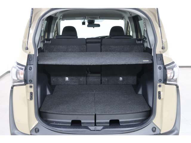 Toyota Sienta 9
