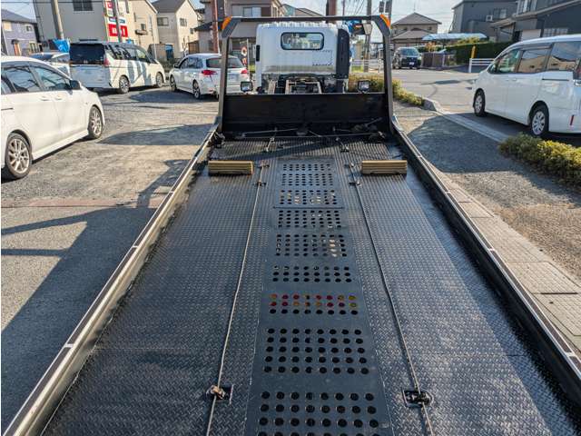 Isuzu Elf 11