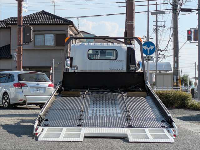 Isuzu Elf 8