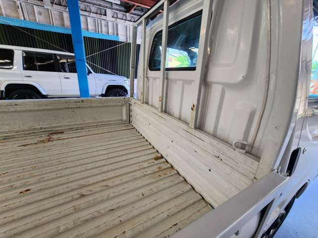 Mazda Bongo Truck 11