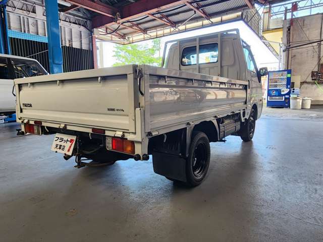 Mazda Bongo Truck 6