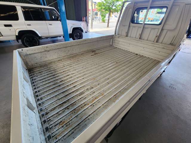 Mazda Bongo Truck 9