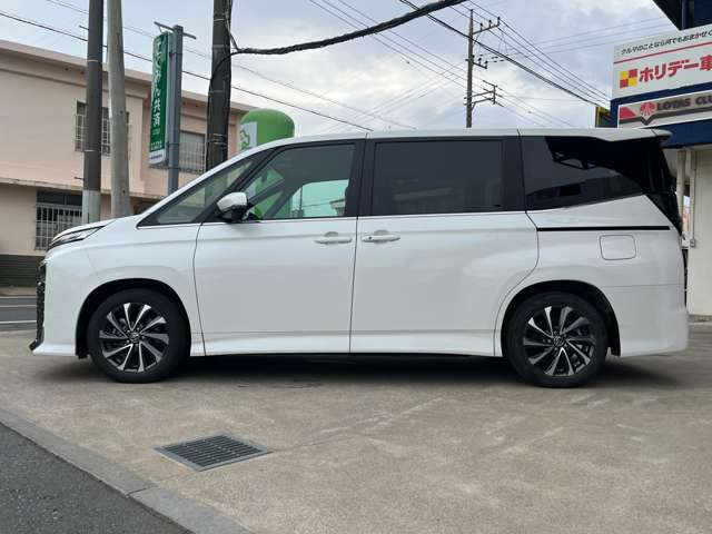 Toyota Voxy 12