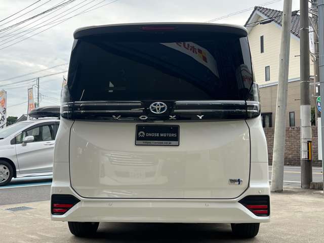 Toyota Voxy 10