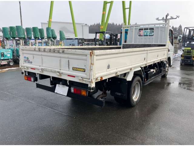 Mitsubishi Fuso Canter 2