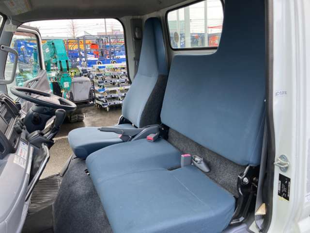 Mitsubishi Fuso Canter 9
