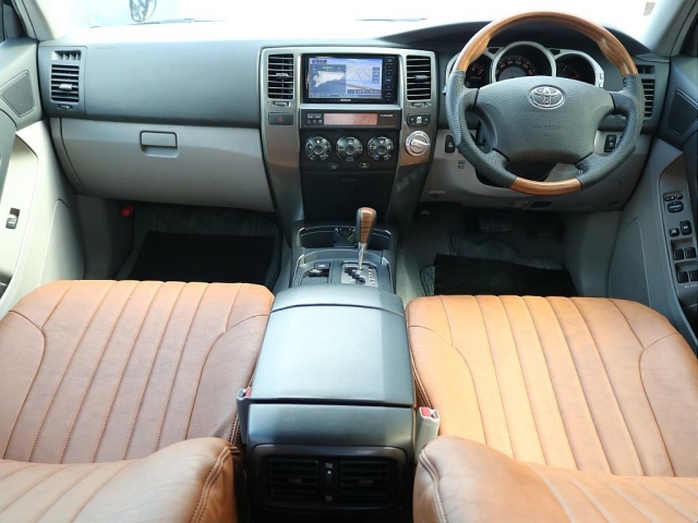 Toyota Hilux Surf 8