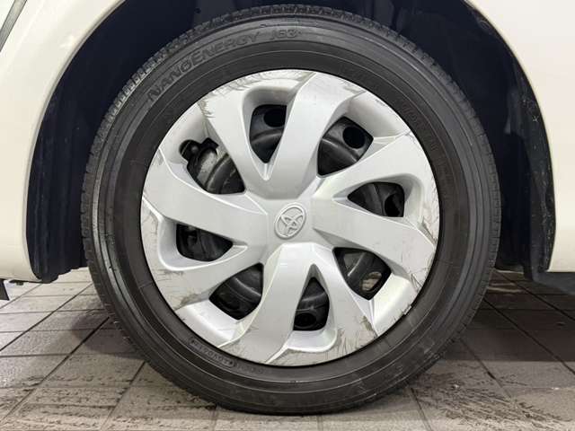 Toyota Sienta 11