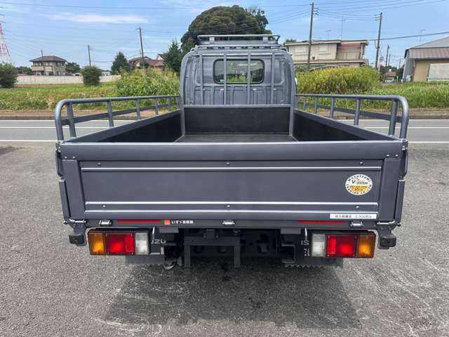 Isuzu Elf 9