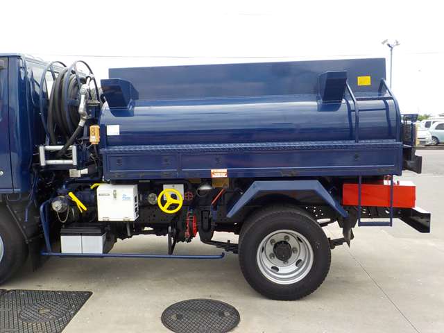Isuzu Elf 11
