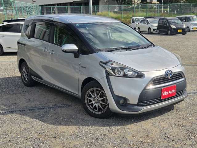 Toyota Sienta 4