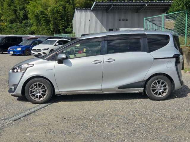 Toyota Sienta 9