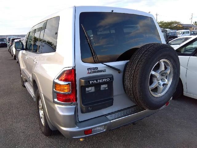 Mitsubishi Pajero 2