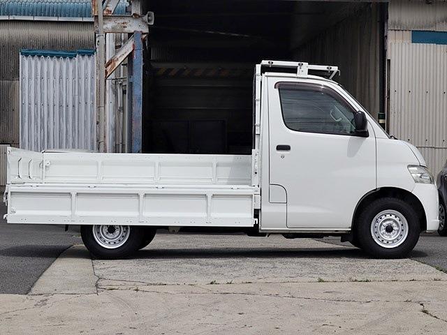 Toyota Light Ace Truck 10
