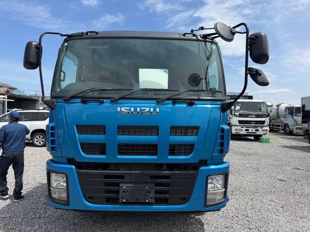 Isuzu Giga 3