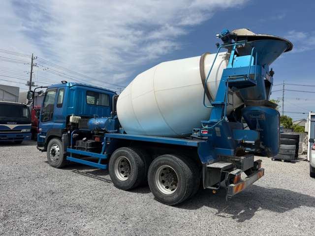 Isuzu Giga 6