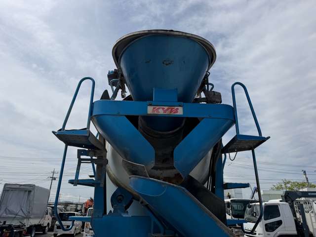 Isuzu Giga 7