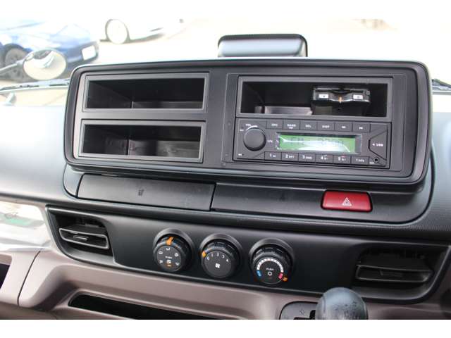 Mitsubishi Fuso Canter 12