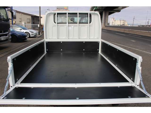 Mitsubishi Fuso Canter 9