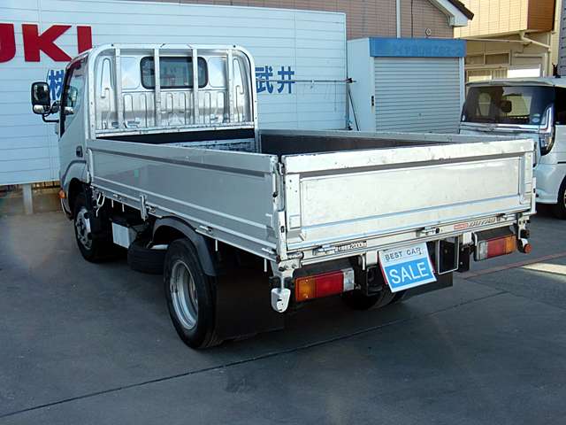 Hino Dutro 2