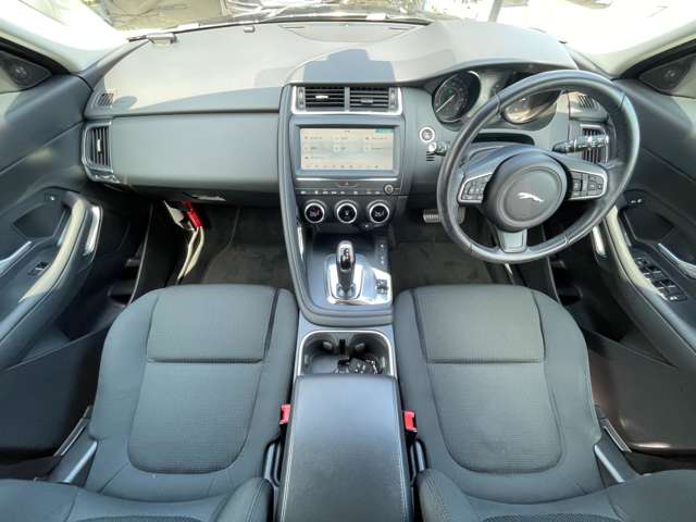Jaguar E-Pace 6