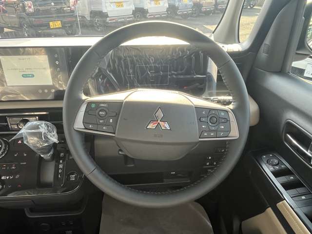Mitsubishi Delica Mini 12