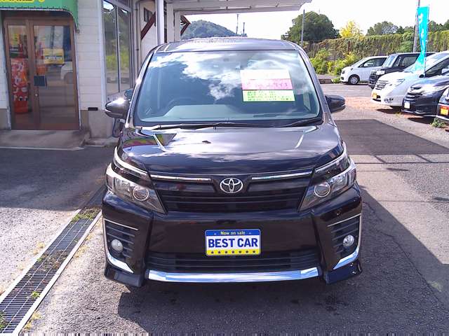 Toyota Voxy 8