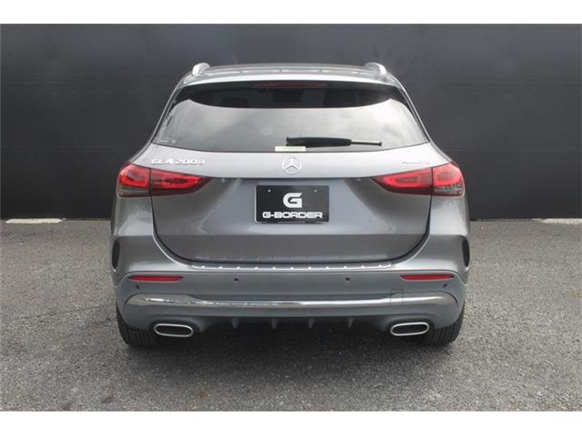 Mercedes-Benz GLA-Class 11