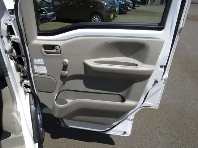 Nissan NV100 Clipper 12