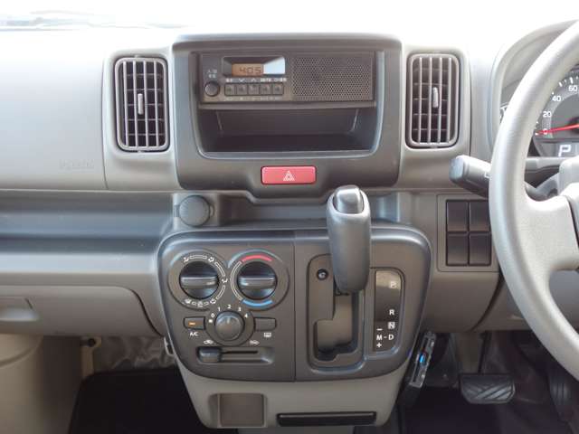 Nissan NV100 Clipper 10