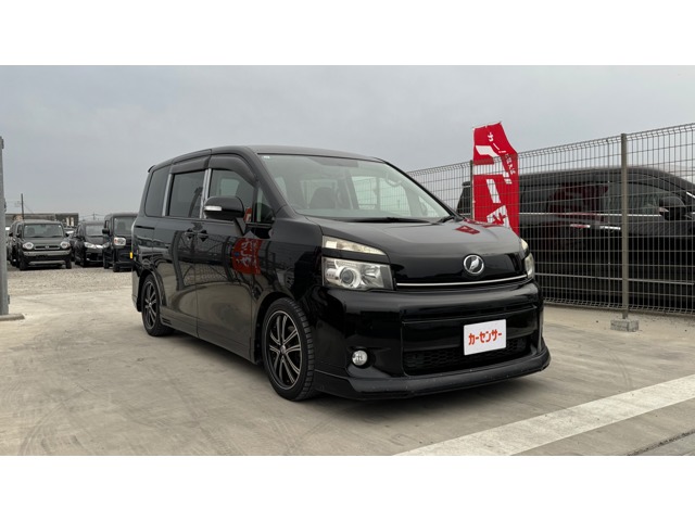 Toyota Voxy 4