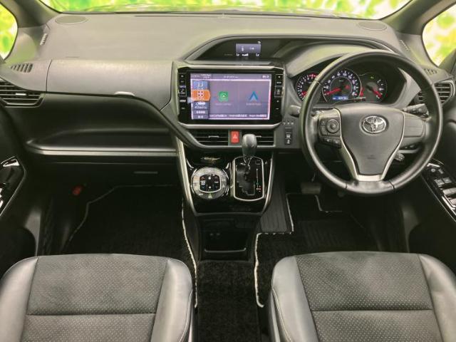Toyota Voxy 2