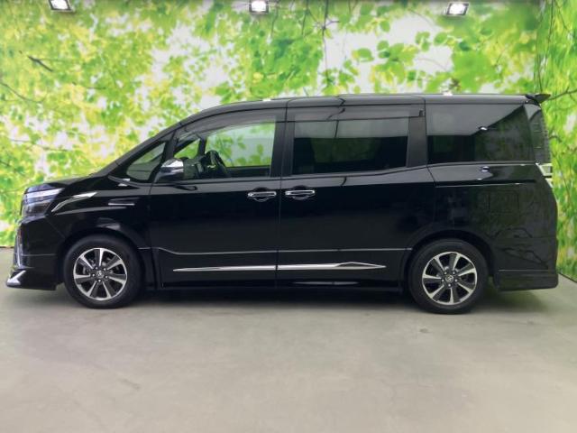 Toyota Voxy 5